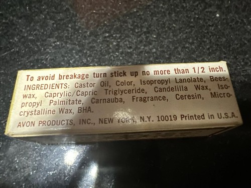 Neu in Box Vintage 1970er Avon About Town Lippenstift 0,13 Unzen Zobelrot. - Bild 2 von 6