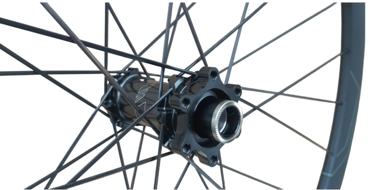 Giant Xcr 0 Front Wheel Carbon Spoke Tlr 6 Hole 15 x 100 mm Giant Xcr 0 Front Wheel Carbon Spoke Tlr 6 Hole 15 x 100 mm