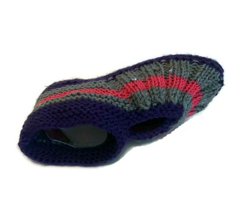 Knitted Booties Slippers Three Colors Easy Printed Knitting Pattern - Picture 3 of 6