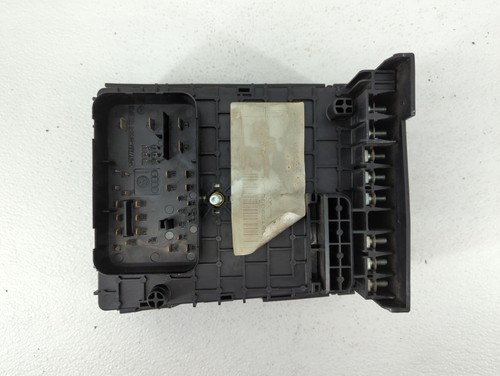 2012-2018 Volkswagen Tiguan Fusebox Fuse Box Relay Module YV0G2 - Picture 6 of 6