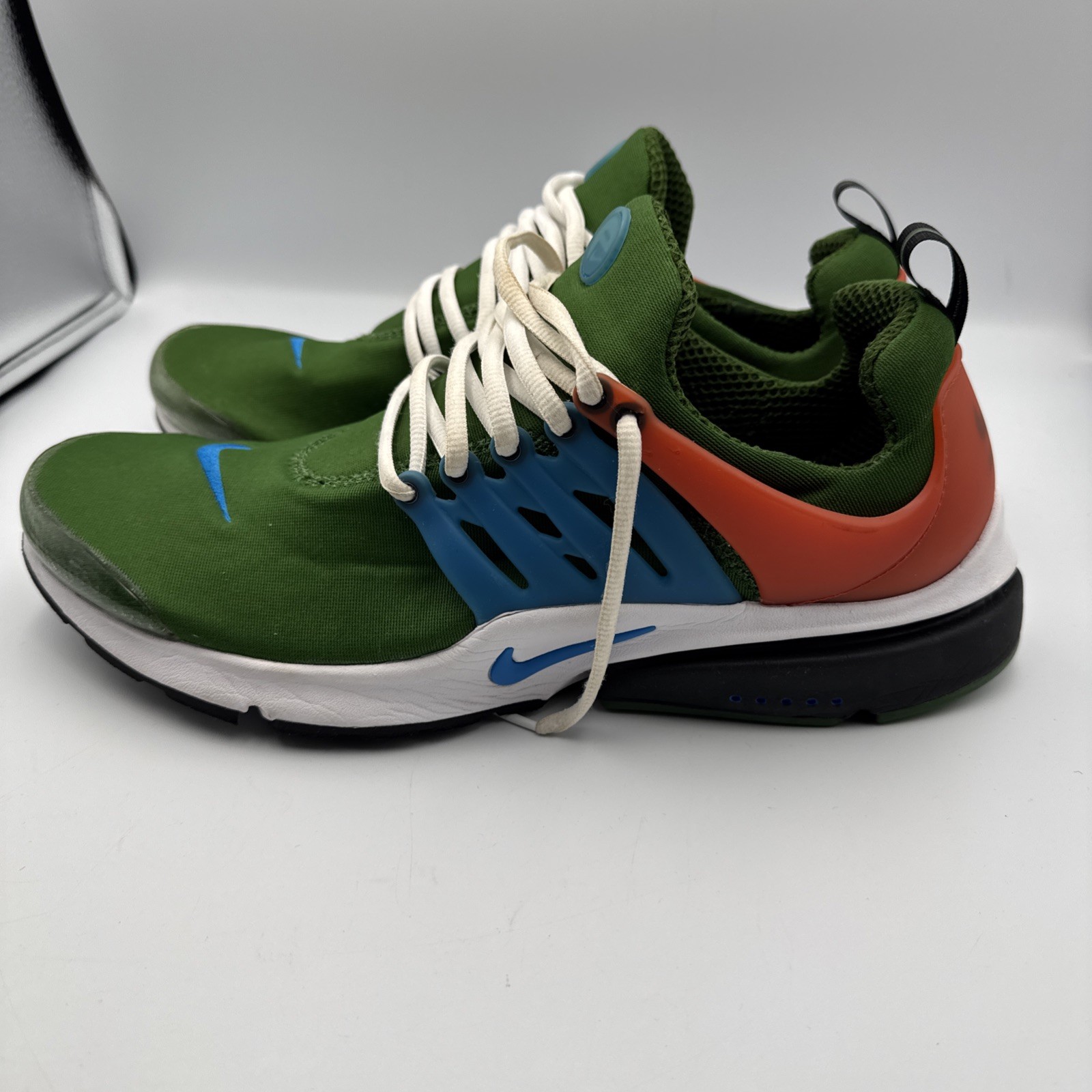 Picture 1 of 6