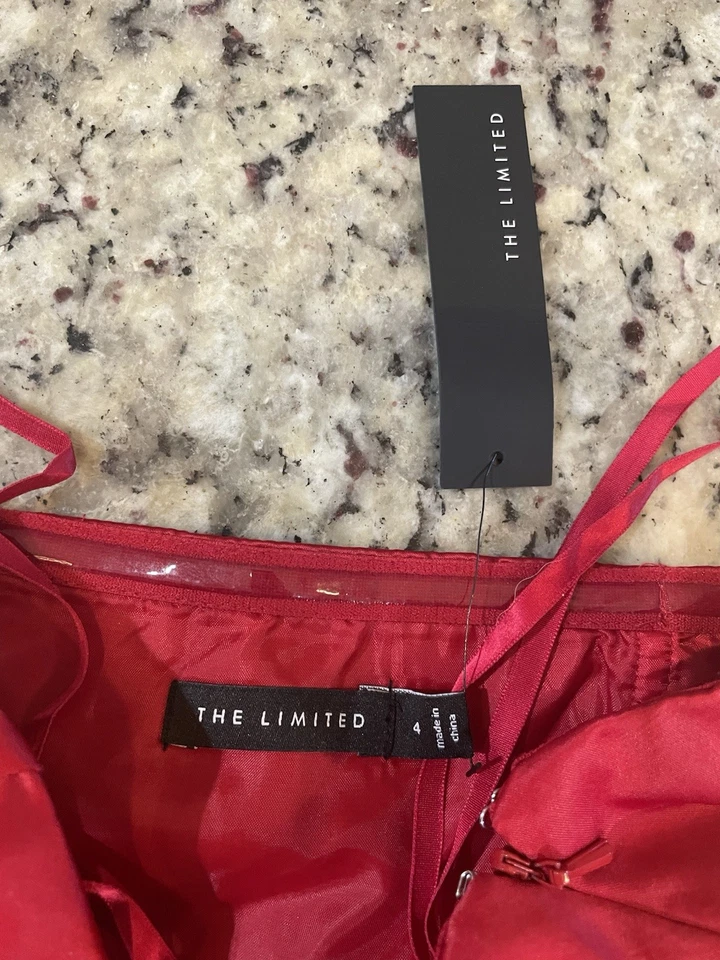 Vestido para mujer limitado rojo satinado sin tirantes talla 4 Foto 3 de 4