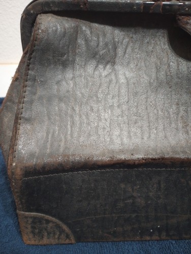 Antique Walrus Crocodile Leather Doctor Bag Gladstone Apothecary DISTRESSED - Picture 12 of 24