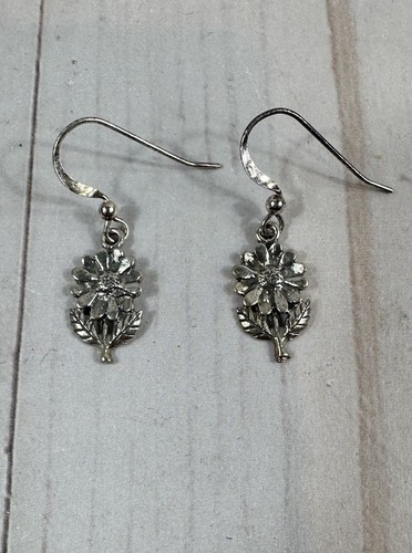 Vintage. Orecchini con gancio margherita in argento 925 - Foto 1 di 11