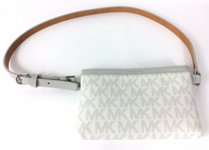 michael kors belly bolsa