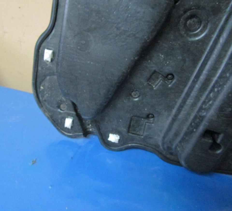 Painel dianteiro direito da porta do passageiro BMW 740i 2013 P/N 5148717951658650910 - Imagem 3 de 4