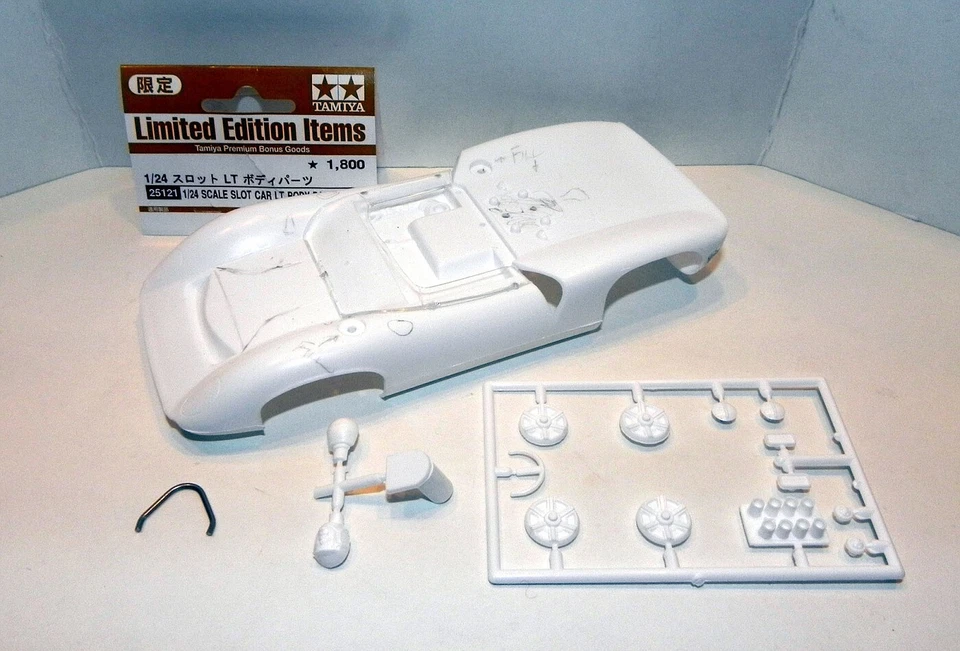 Tamiya 25121 Años 60 Lola T-70 CUERPO DE COCHE RANURA Kit Modelo Plástico 1/24 Foto 2 de 4
