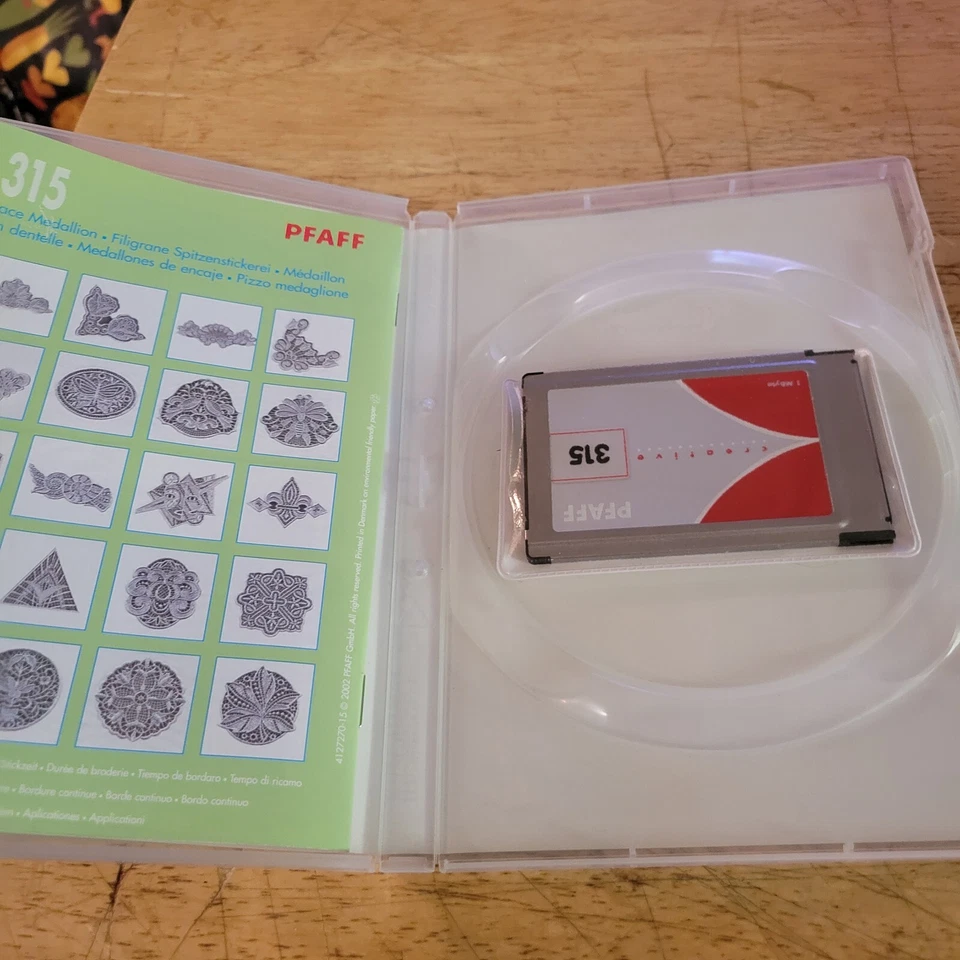 Pfaff #315 "Medallón de Encaje" (Tarjeta Creativa Bordado a Máquina) Foto 2 de 3