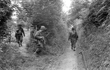 World War Two Photo WWII / Fighting in Normandy  France July 1944 D-Day US Army