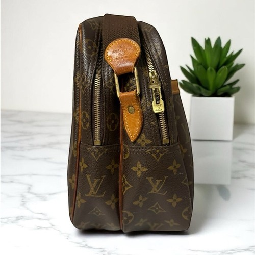 Louis Vuitton Reporter GM Monogram Canvas Crossbody Bag - Picture 4 of 12