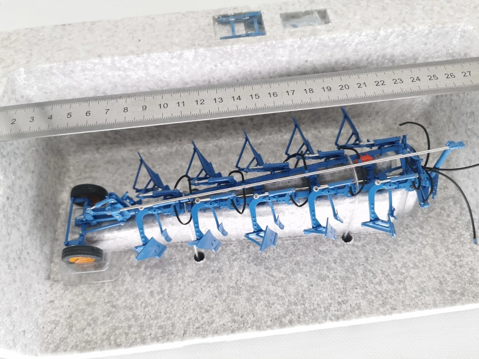 PROFARM TOYS 1/32ème CHARRUE RÉVERSIBLE 1/4 DE TOUR SEMI-PORTÉE HYDROCORPS  +++ - Photo 4/4