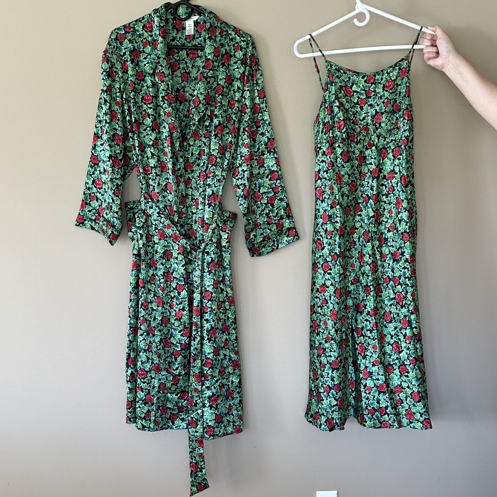 VANITY FAIR Vintage Long Nightgown & Robe Set Floral,… - Gem