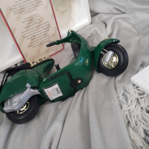 COCA-COLA 1995 “Wherever You Go”MINIATURE MOTOR SCOOTER 1:6 SCALE Die Cast #2783 - Picture 7 of 12