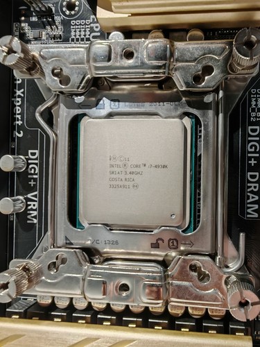Asus Deluxe X79-Deluxe + I7-4930K + 32Go DDR3 + Scythe Ninja 5 + SSD Crucial - Photo 4/20