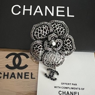 CHANEL CC Logo Brooch Pin Clip Silver Black VIP Gift Accessory Coco