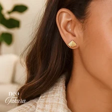 10ct Solid Yellow Gold Sea Shell Stud Earrings Coastal Ocean - Gift for Her