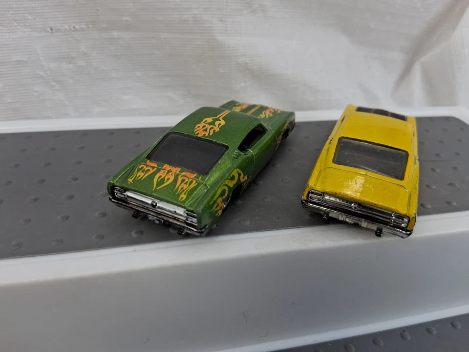 Hot Wheels 1969 Ford Torino Talladega Lot Of 2 Yellow Green Die Cast - Image 4 of 4