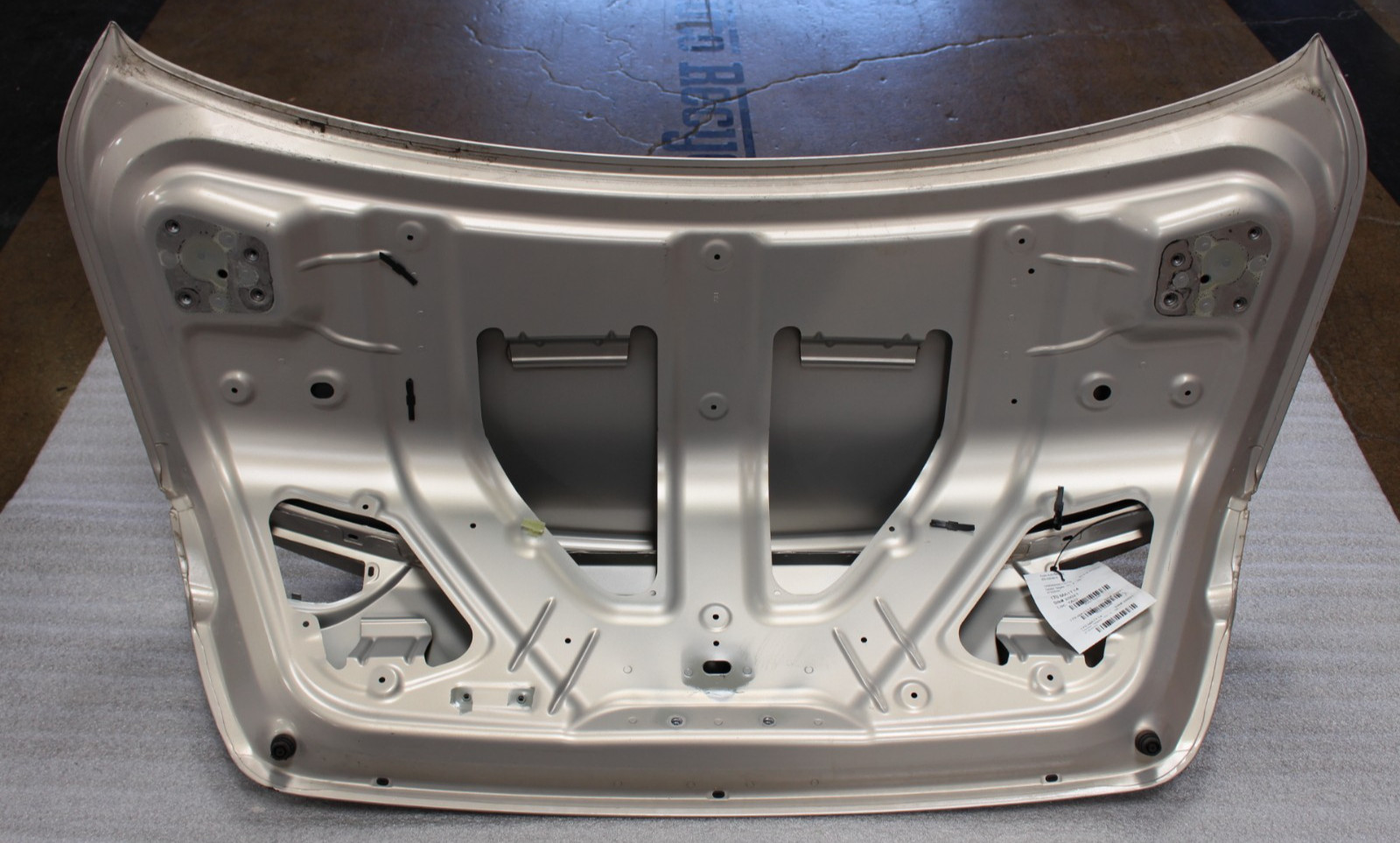2014 Maserati Quattroporte, Deck Lid, Used, P/N 673005300