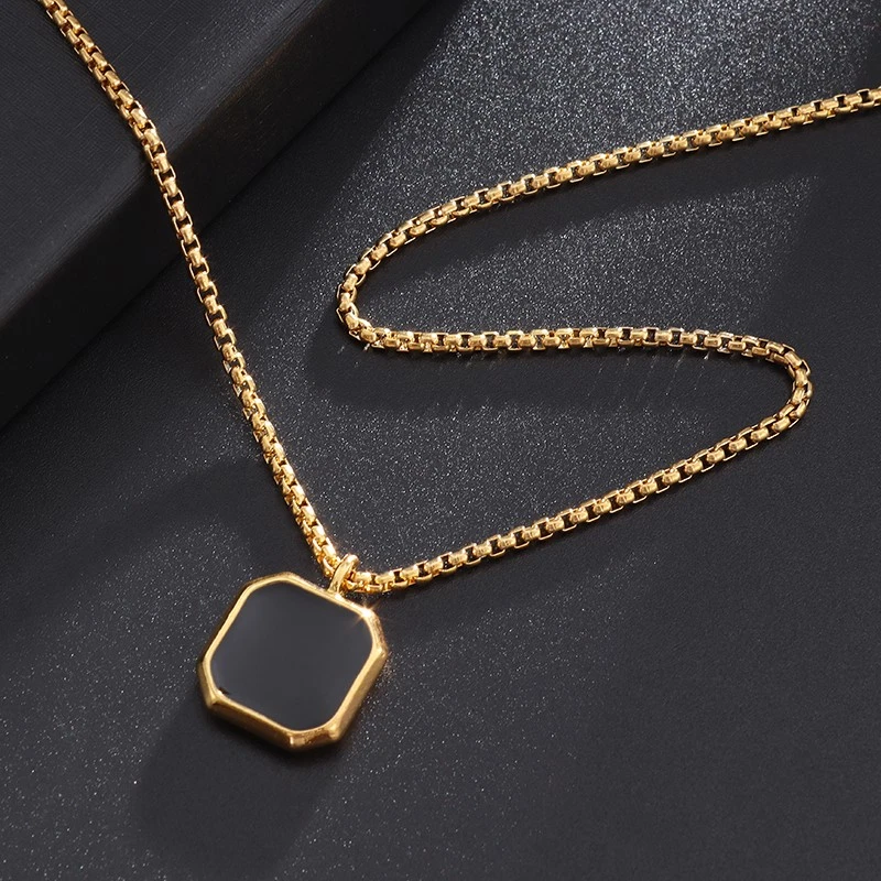 Collana in acciaio inox da uomo pendente quadrata nera poligonale geometrico - Immagine 4 di 4