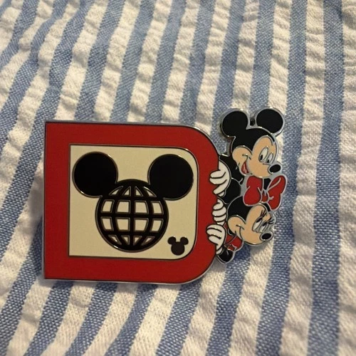 Disney Hidden Disney Pin 2025 Chaser Mickey Minnie Retro Walt Disney World D Log