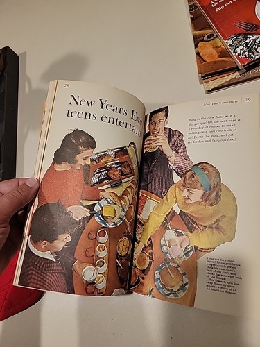1963 Better Homes & Gardens Birthdays & Family Celebrations Hardcover Book - Picture 9 of 9