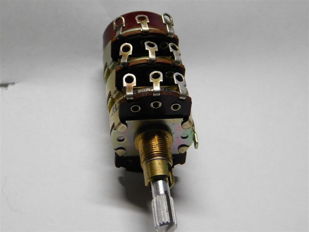 Alps 14-R-R124851 Triple Gang (2x10K) (1x20K w/CT 10K Alps 14-R-R124851 Triple Gang (2x10K) (1x20K w/CT 10K