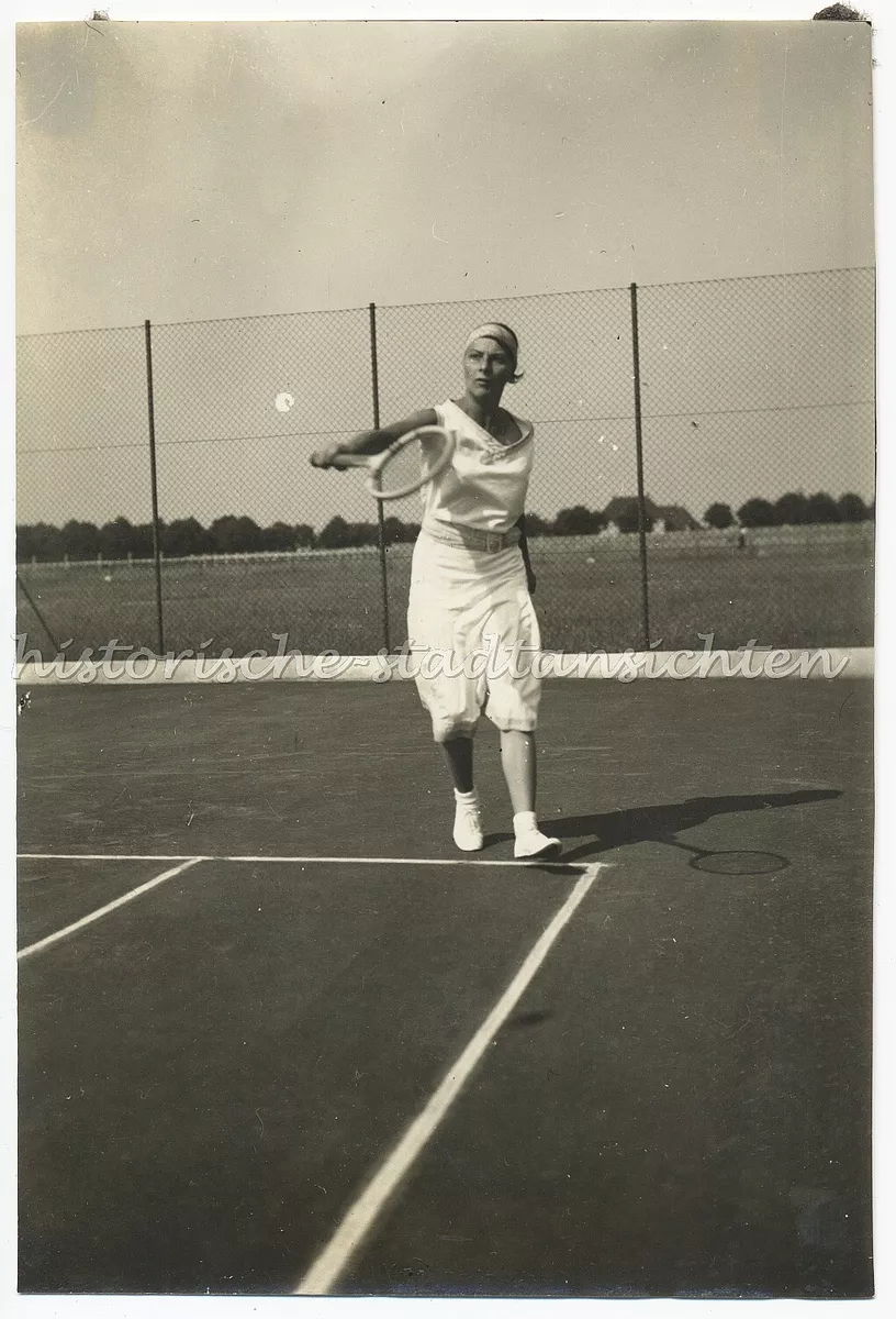 Jeune femme au tennis mode v tements sport vieille photo ann es 1920