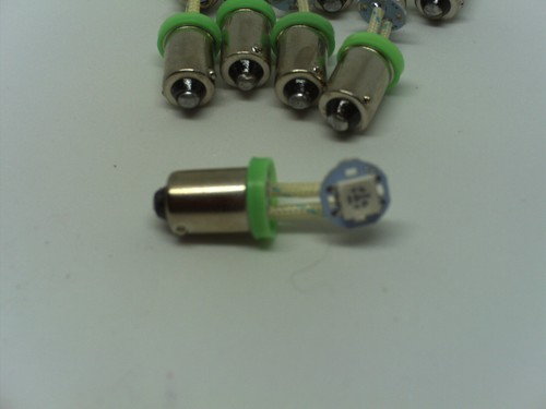 10 New Pinball 6.3 Volt LED Green Flex Replacement Bulbs 44/47 Bayonet Base BA9S - Picture 2 of 8