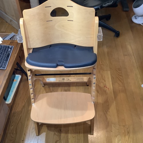 Abiie Beyond Junior Convertible High chair