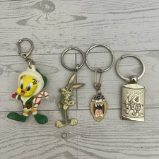 Set Of 4 Looney Tunes Keychains, Vintage Tweety  Taz, Modern Bugs  6 Flags