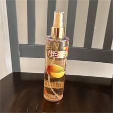 Bath  Body Works Peach Body Mist 8 fl oz Women  s Fragrance Regular Size