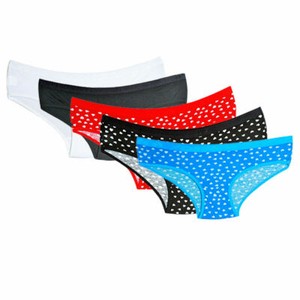 hombres con bragas de mujer