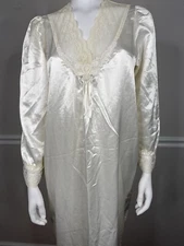 Kathryn Ivory vintage Small cottage Satin Nightgown prairie Women’s lace 90s