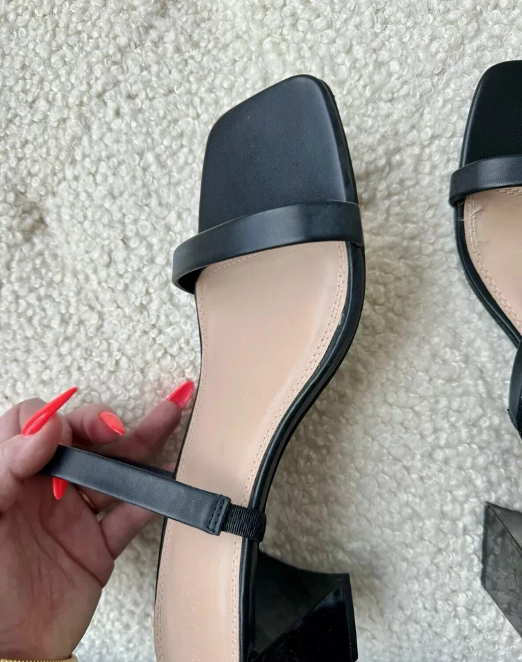 Sandalia Forever 21 negra punta cuadrada con tiras tacón bloque talla 8 Foto 3 de 4