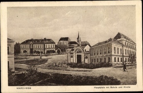 Ak Marchegg in Niederösterreich, Hauptplatz, Schule, Kirche - 2482469