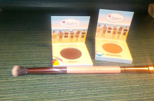 Paletas de ojos valientes y bodacious The Balm desnudo con cepillo playa volumen 3 1,3 g - Imagen 3 de 3
