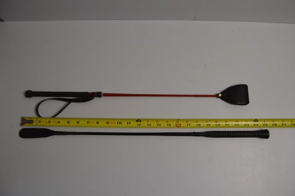 2 cultivos de equitación Wonder Whip puntas de cuero trenzado rojo coleccionables Foto 3 de 4