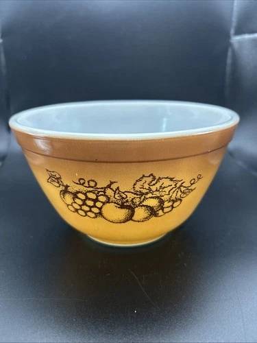 Vintage PYREX Old Orchard SMALL #401 NESTING MIXING BOWL Fruit Motif Design