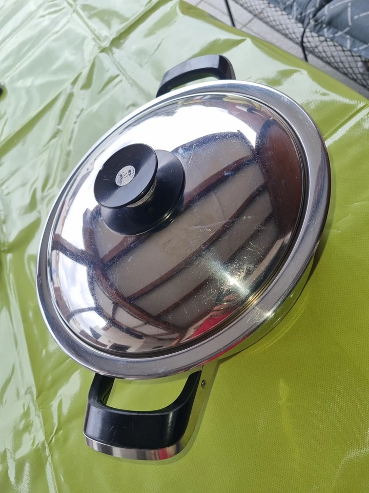 AMC   Topf/Pfanne mit Deckel 2 L  24cm Durchmesser ID 8913