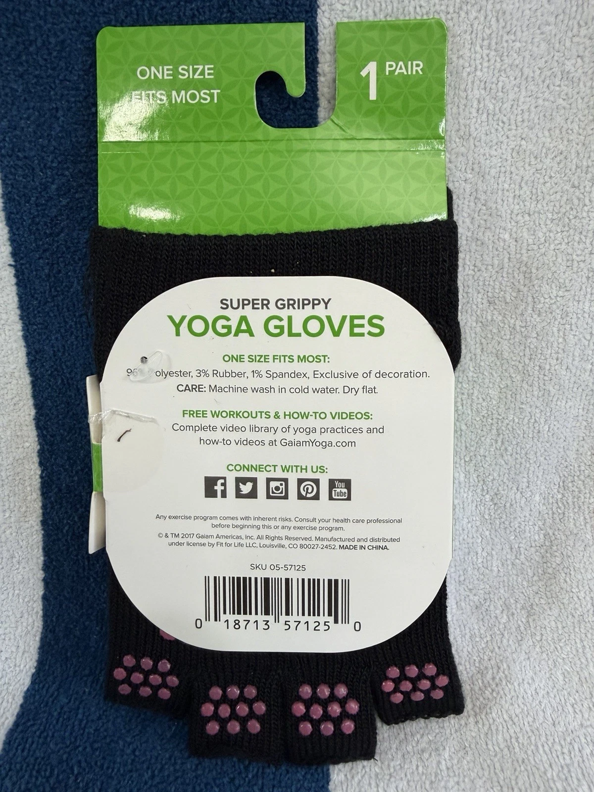 Gaiam Yoga Gloves - Thumbnail 3