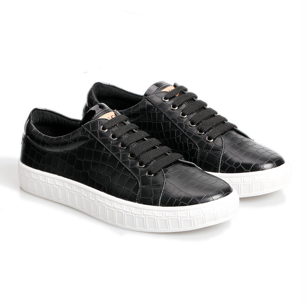 ladies black athletic shoes