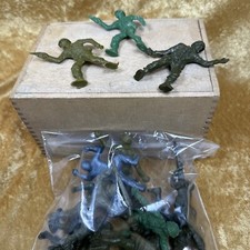 Vintage Lido Plastic Green WWII Army Men 2 1/2 Inch Figures Soldiers - Lot of 14