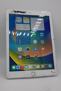 Apple iPad 5.Gen WiFi A1822 Weiß 32GB Displayschaden #5062