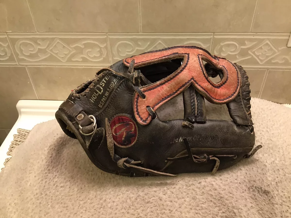 Red rawlings hot sale baseball glove