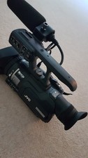 JVC GY-100E PRO HD HANDHELD MEMORY CARD CAMCORDER