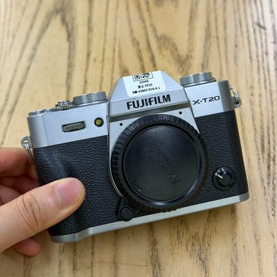Fujifilm X-T20 24.3MP Mirrorless Digital Camera XT20 Body Silver+Accessories