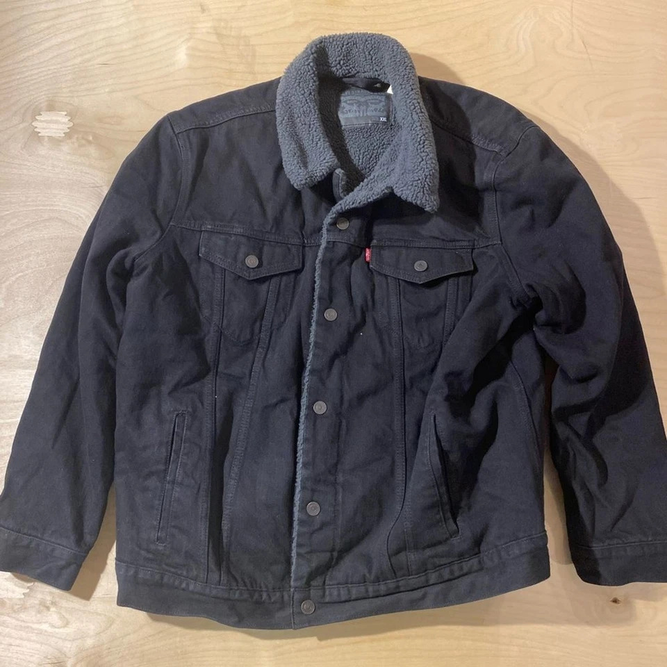 Chaqueta de mezclilla negra Levi's con forro Sherpa gris XXL (OT) Foto 4 de 4