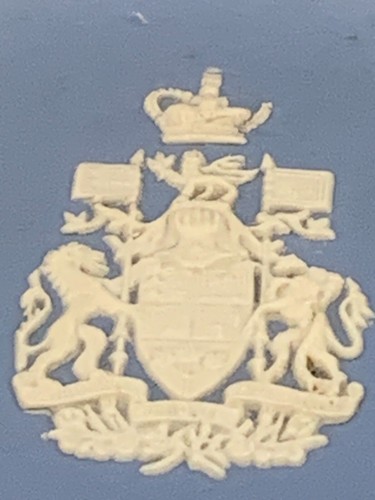 Wedgwood blue Canada Coat of Arms ashtray Limited Edition England 4 1/2 Inches - Picture 2 of 3