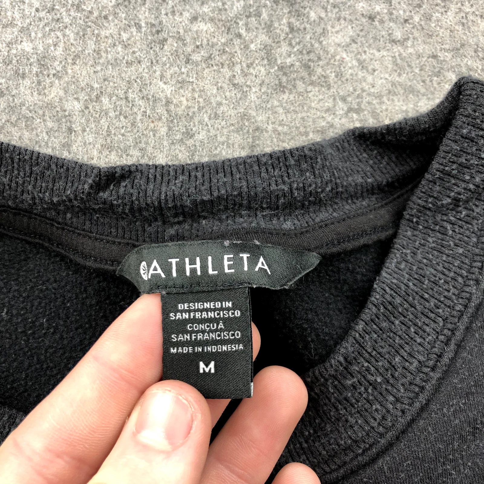 athleta long sleeve gym casual workout sweatshirt
