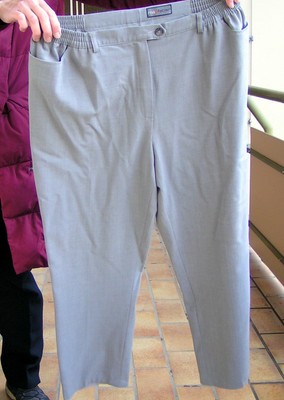 Damen Stoff Hose von Maxfaber  Größe 48  in Grau